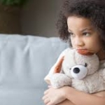 چگونه با کودک مضطرب خود صحبت کنیم؟