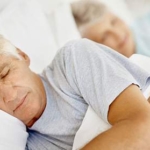 خواب سالمندان | ۱۳ نکات خواب برای افراد مسن
