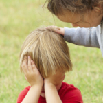 آموزش همدلی به کودکان با کمک روانشناس