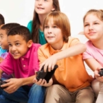 بازی با کودک ۱۱ ساله ✔️ بهترین پل ارتباطی والدین و کودک